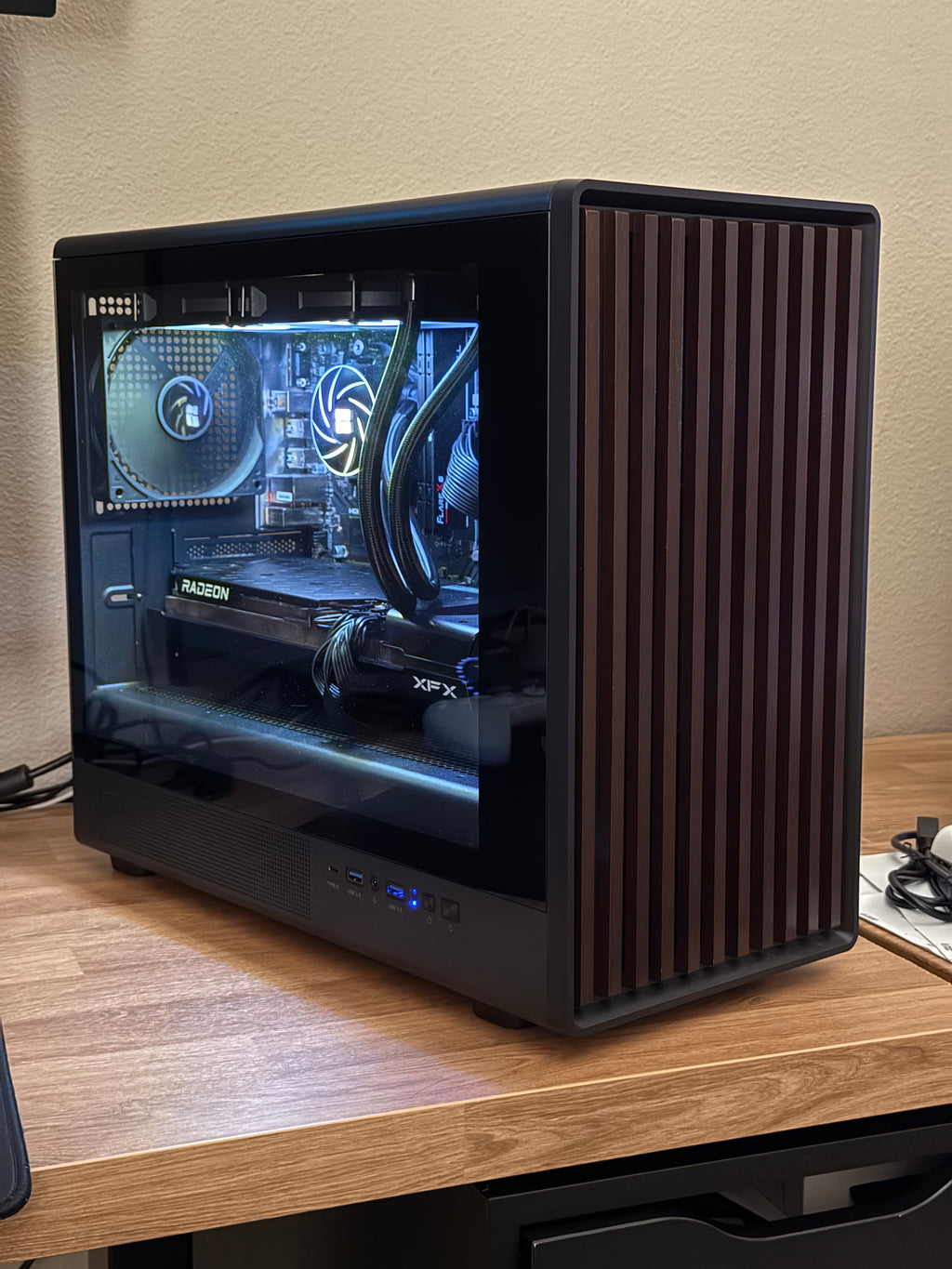 RX 7700 XT | RYZEN 7600X | 32GB 6000CL30 | 2TB NVME