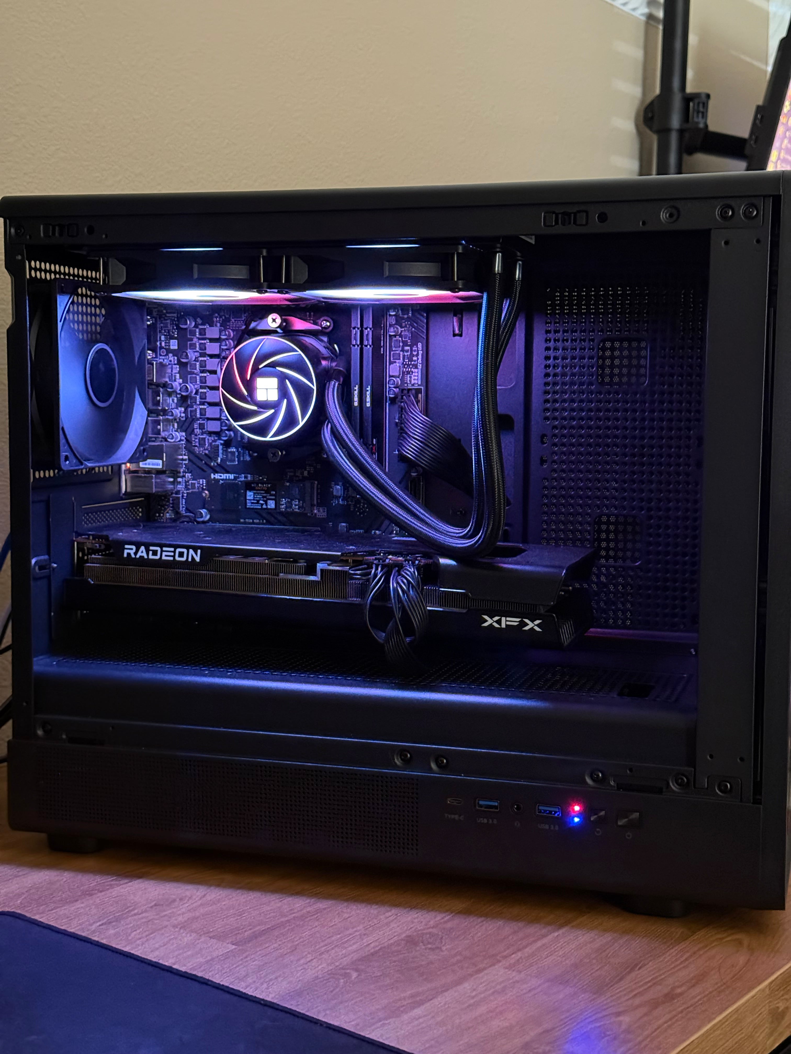 RX 7700 XT | RYZEN 7600X | 32GB 6000CL30 | 2TB NVME