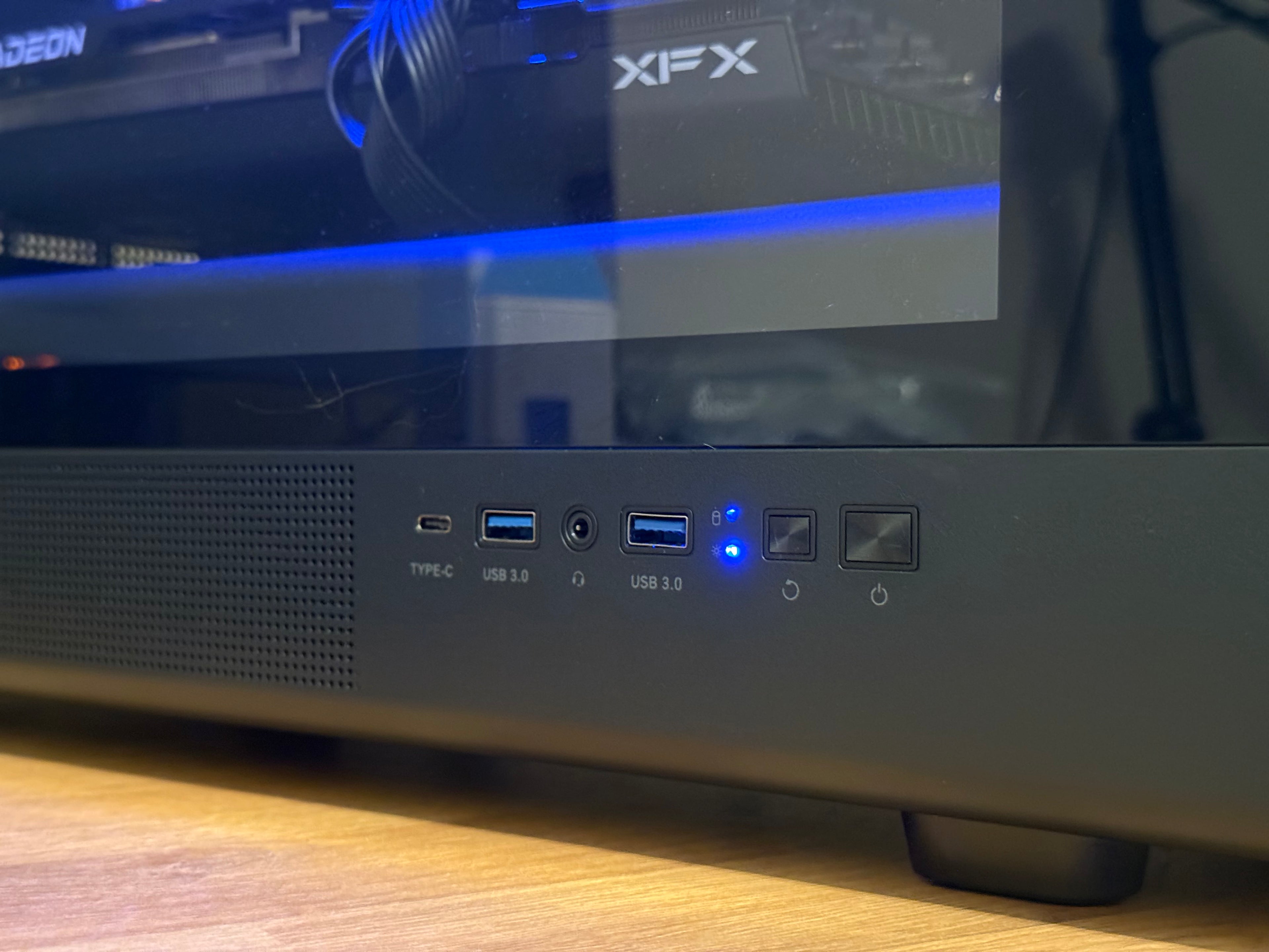 RX 7700 XT | RYZEN 7600X | 32GB 6000CL30 | 2TB NVME