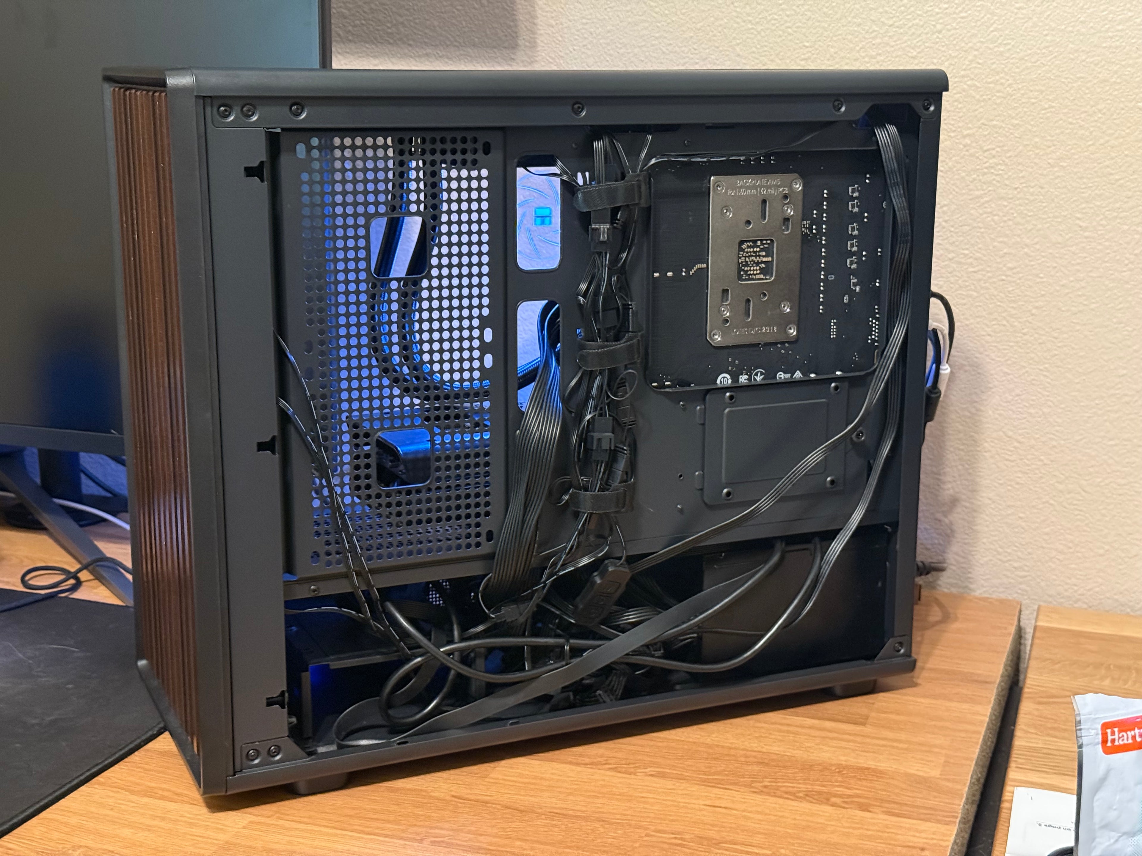 RX 7700 XT | RYZEN 7600X | 32GB 6000CL30 | 2TB NVME